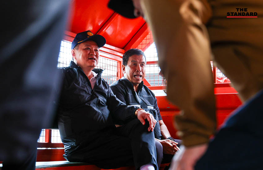 อนุทิน ชาญวีรกูล นายกรัฐมนตรี เดินทางถึงประเทศไทยเพื่อประชุมด่วนรับมือสถานการณ์น้ำท่วม 2