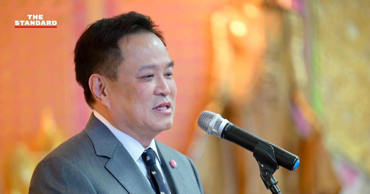 ภาพนายกรัฐมนตรี อนุทิน ชาญวีรกูล ขณะพบปะชุมชนไทยในต่างประเทศ