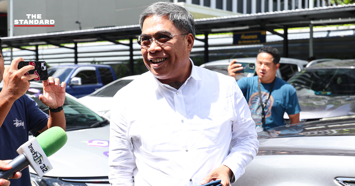 ป๋อง สุพรรณ เซียนพระชื่อดัง ให้สัมภาษณ์สื่อมวลชนหลังเข้าให้ปากคำกองบังคับการปราบปราม