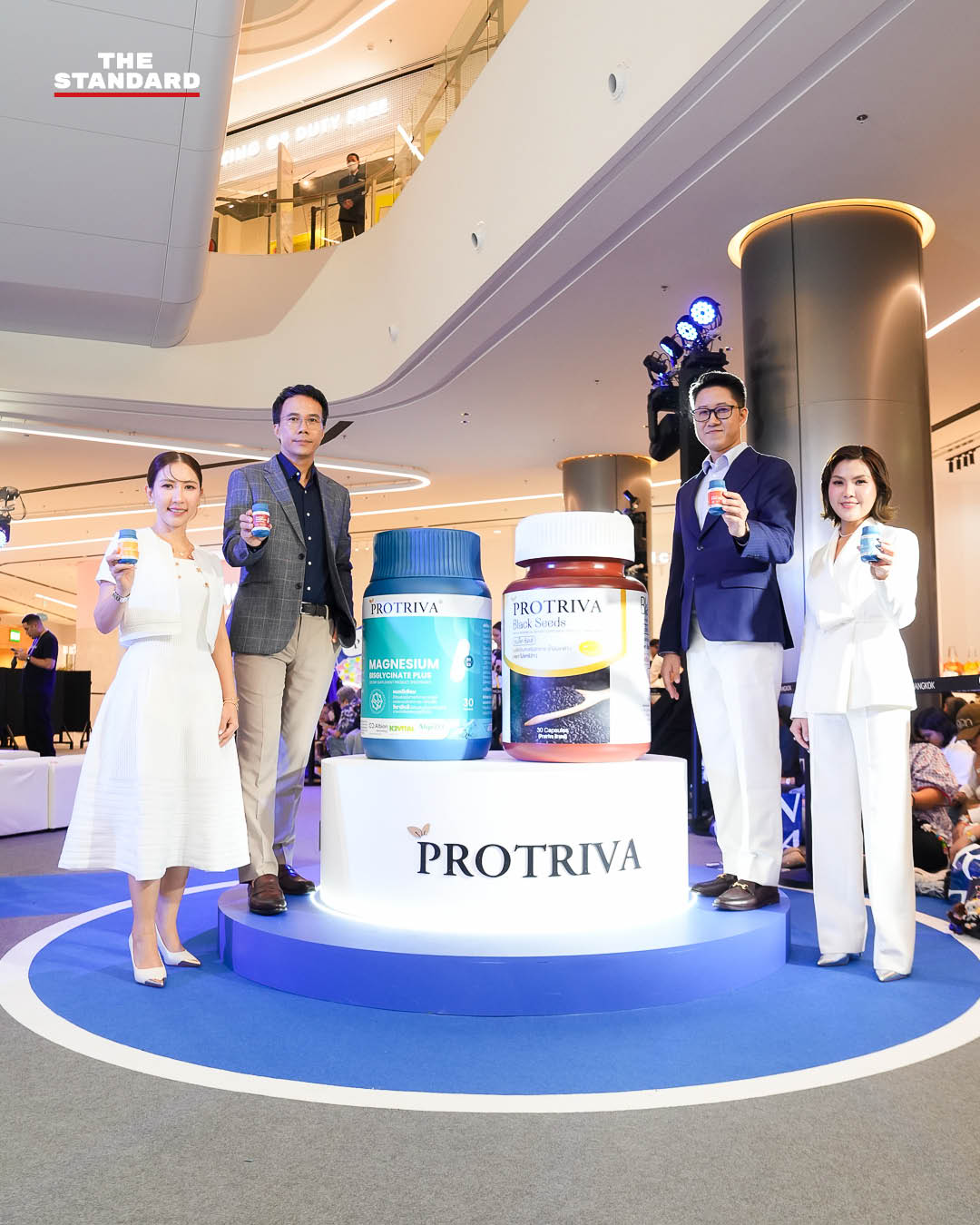 ภาพผลิตภัณฑ์ PROTRIVA พร้อมพรีเซนเตอร์ โฟร์ท ณัฐวรรธน์ และคุณแม่ปุ๋ย 2