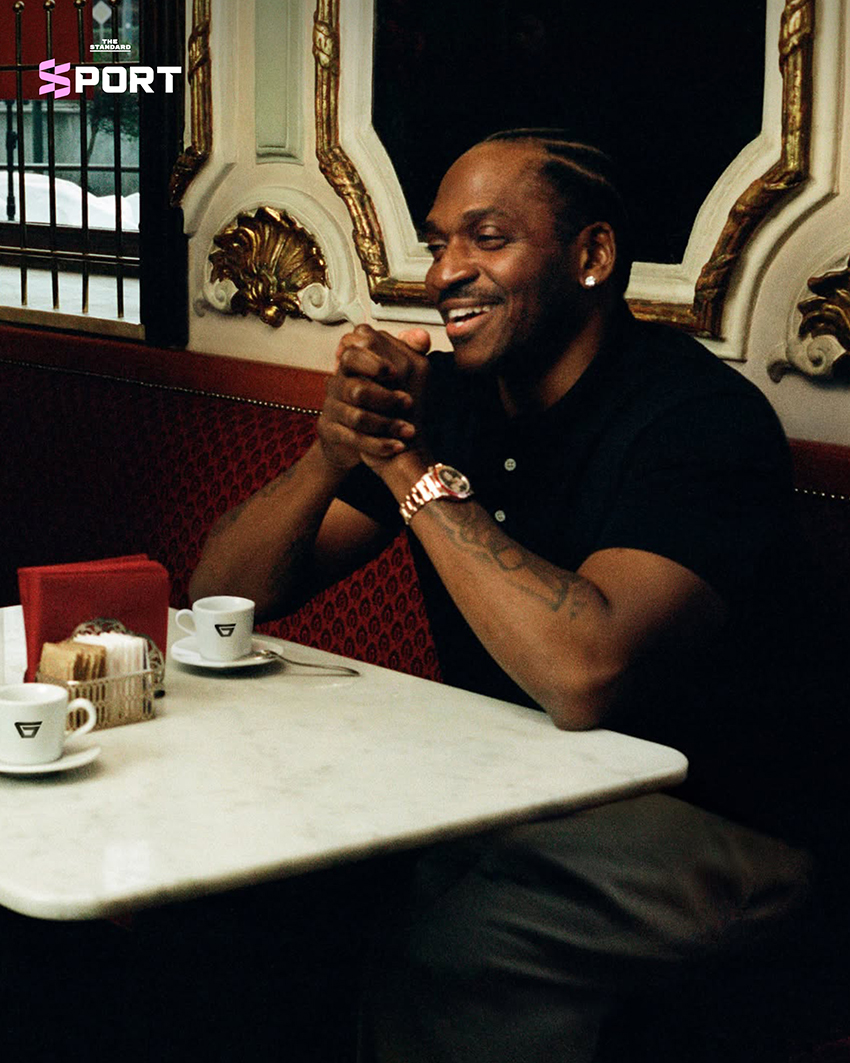 ภาพ Pusha T และ Pharrell Williams พร้อมโลโก้ Grindin’ Coffee 10