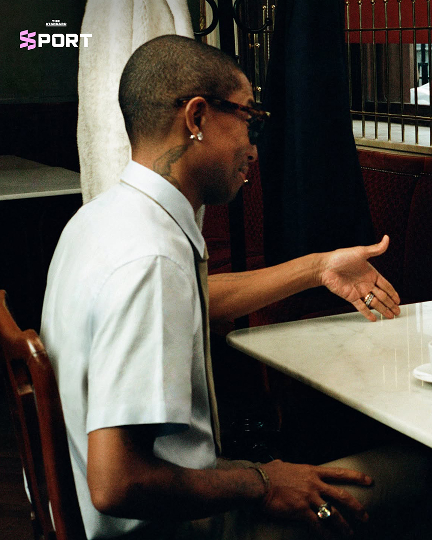 ภาพ Pusha T และ Pharrell Williams พร้อมโลโก้ Grindin’ Coffee 9