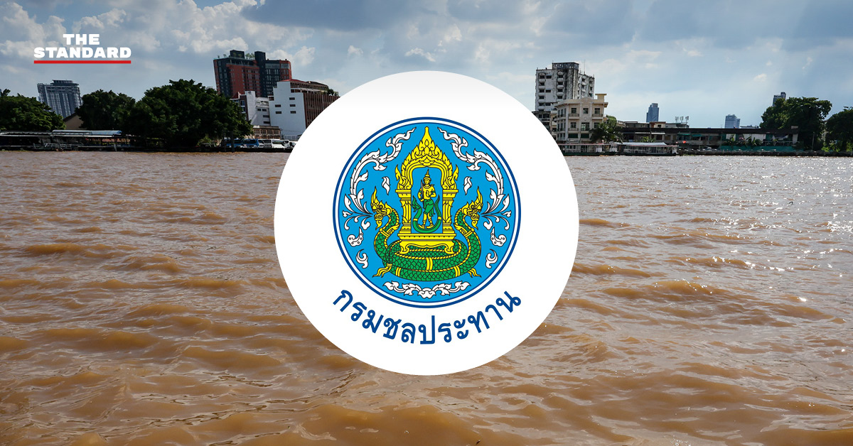 ภาพน้ำไหลผ่านเขื่อนเจ้าพระยาเพื่อรับมวลน้ำเหนือ