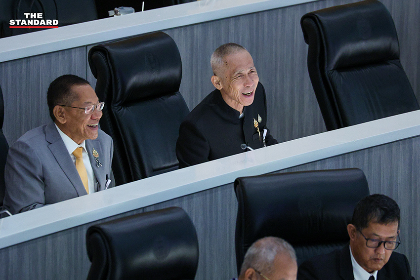 บรรยากาศการประชุมวุฒิสภา โดยมีพล.อ. เกรียงไกร ศรีรักษ์ ทำหน้าที่ประธานในที่ประชุม 14