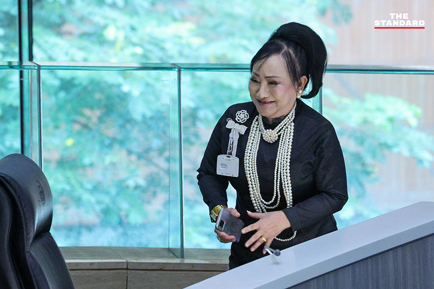 บรรยากาศการประชุมวุฒิสภา โดยมีพล.อ. เกรียงไกร ศรีรักษ์ ทำหน้าที่ประธานในที่ประชุม 7