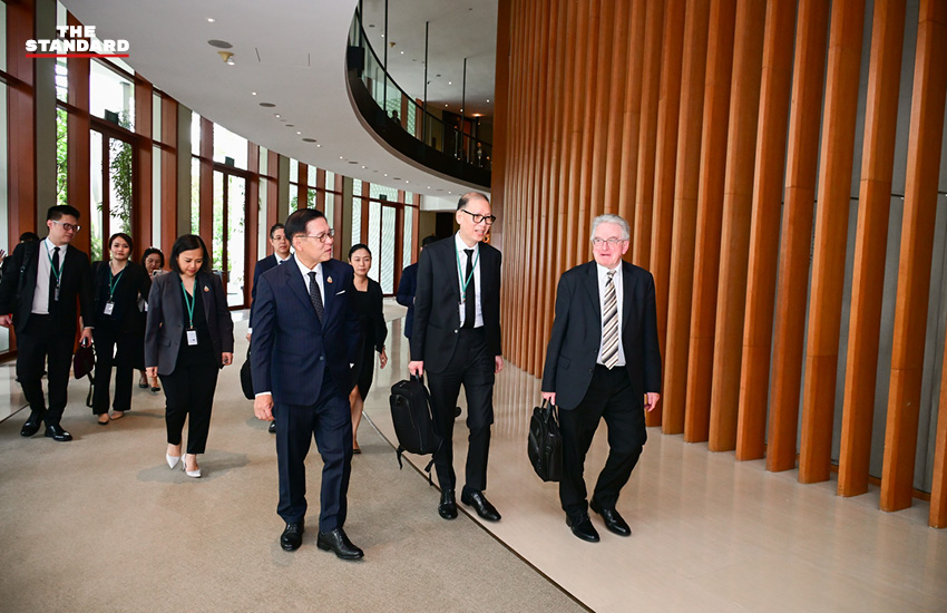 สีหศักดิ์ พวงเกตุแก้ว รองนายกรัฐมนตรีและรัฐมนตรีว่าการกระทรวงการต่างประเทศ นำคณะผู้แทนไทยเข้าร่วมประชุม UNCLOS ที่สิงคโปร์ 2