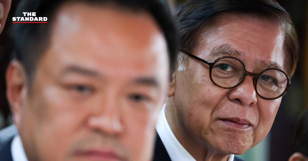 สีหศักดิ์ พวงเกตุแก้ว รองนายกรัฐมนตรีไทยและรัฐมนตรีว่าการกระทรวงการต่างประเทศ กำลังให้สัมภาษณ์