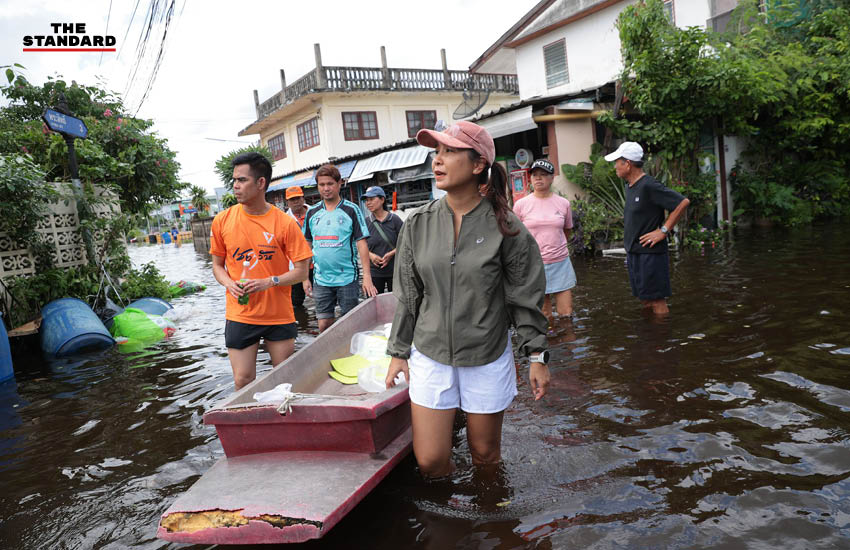ศิริกัญญา ตันสกุล ลงพื้นที่สำรวจสถานการณ์น้ำท่วมขังในจังหวัดปทุมธานี 1