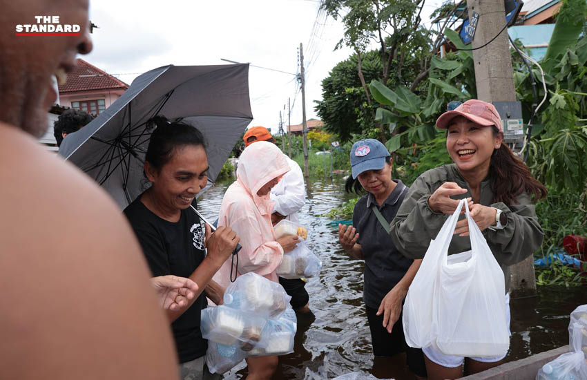 ศิริกัญญา ตันสกุล ลงพื้นที่สำรวจสถานการณ์น้ำท่วมขังในจังหวัดปทุมธานี 2