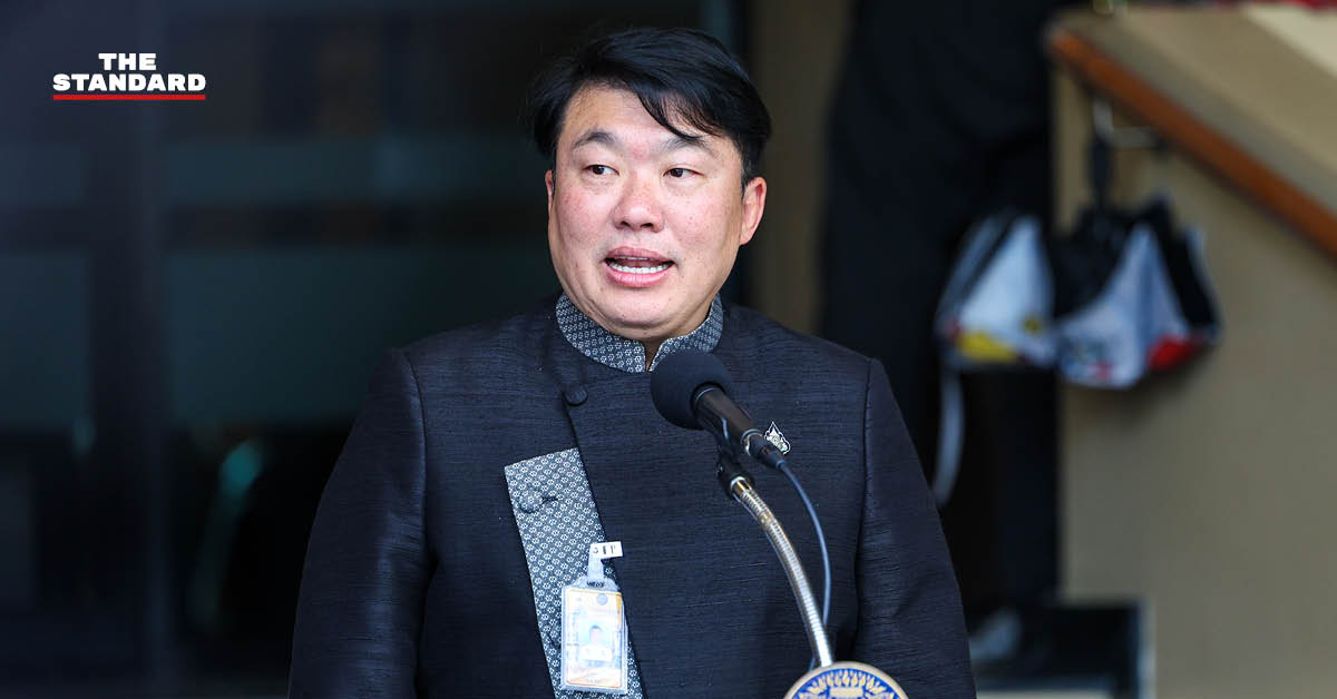 สิริพงศ์ อังคสกุลเกียรติ รัฐมนตรีช่วยว่าการกระทรวงคมนาคม แถลงข่าวเรื่องการนำรถออกจากโทลล์เวย์