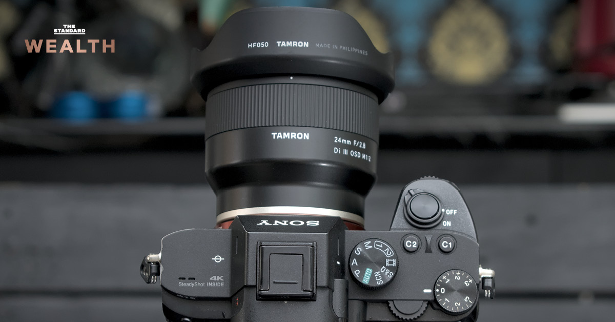 เลนส์กล้อง Tamron ติดอยู่กับตัวกล้อง