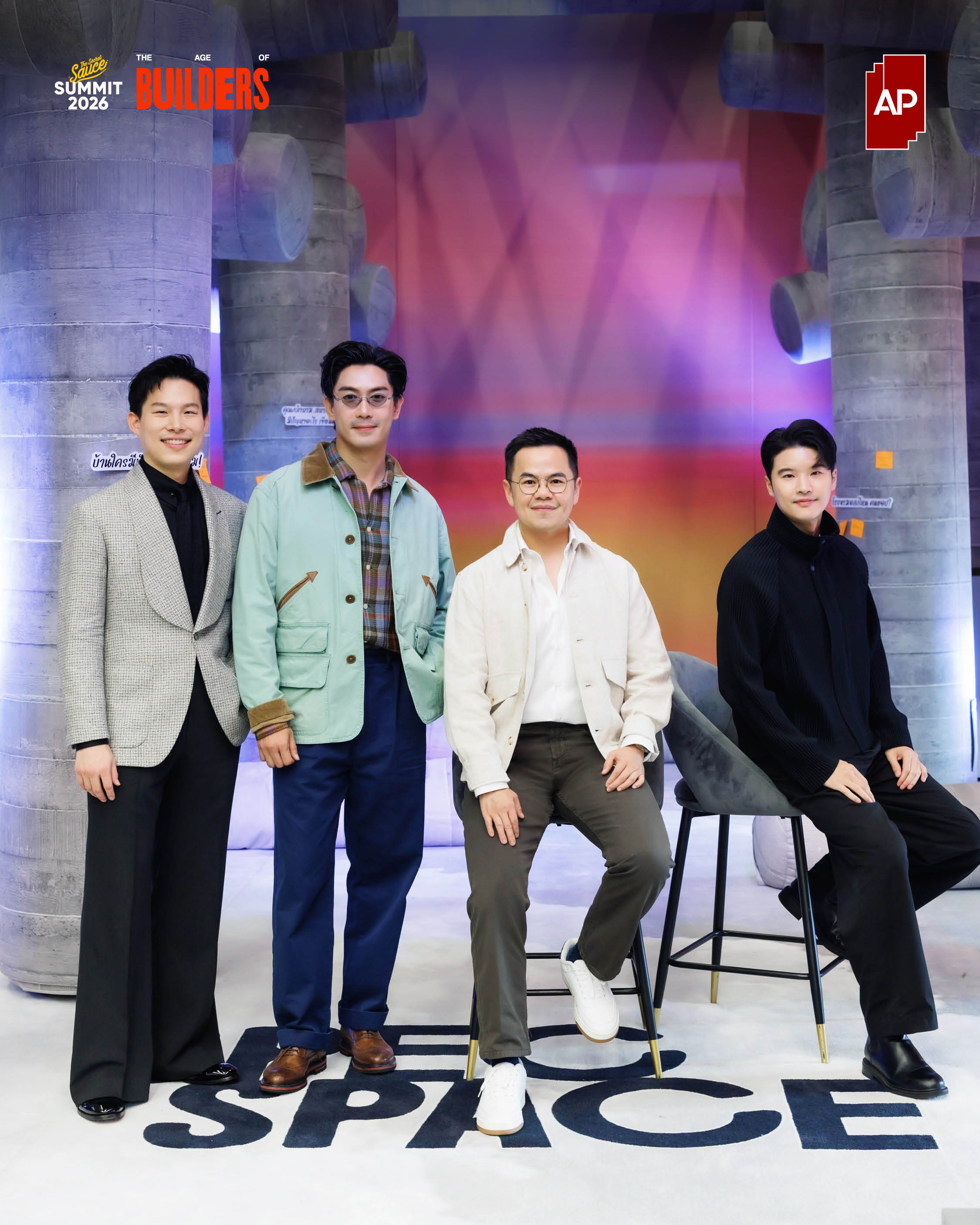 ภาพมุมกว้างของ SPECSPACE AIR-CHITECTURE PAVILION ขนาดใหญ่ใจกลางงาน The Secret Sauce Summit 2026 แสดงโครงสร้างโปร่งแสงและผู้คนภายใน 5