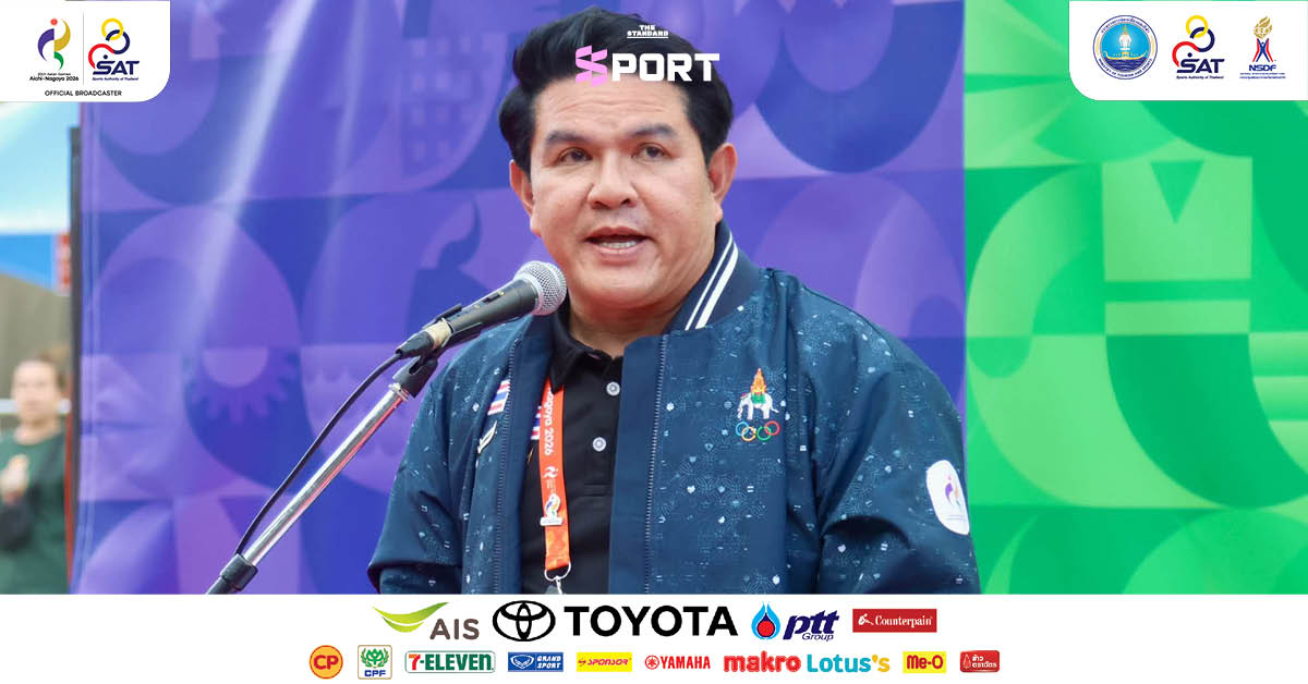 สุรศักดิ์ พันธ์เจริญวรกุล รัฐมนตรีว่าการกระทรวงการท่องเที่ยวและกีฬา แถลงข่าวเกี่ยวกับผลงานนักกีฬาไทยในเอเชียนเกมส์และการช่วยเหลือผู้ประสบภัยน้ำท่วม