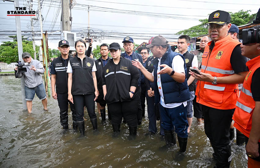 ศุภมาส อิศรภักดี รัฐมนตรีประจำสำนักนายกรัฐมนตรี ลงพื้นที่ติดตามสถานการณ์น้ำท่วมและมอบสิ่งของยังชีพให้ประชาชนที่จังหวัดนนทบุรี 3