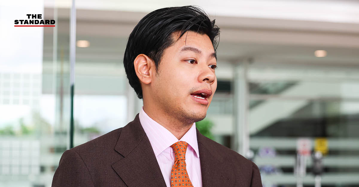 ศุภณัฐ มีนชัยนันท์ สส.กรุงเทพฯ พรรคประชาชน แถลงข่าวกรณีโครงการเช่ารถขยะ EV กทม. พร้อมชี้ 7 พิรุธ