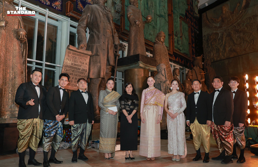 ซาบีดา ไทยเศรษฐ์ รัฐมนตรีว่าการกระทรวงวัฒนธรรม สวมชุดไทยศิวาลัยสีชมพูในงาน Thai Cultural Night in Moscow 2026 3