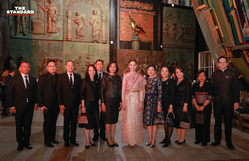 ซาบีดา ไทยเศรษฐ์ รัฐมนตรีว่าการกระทรวงวัฒนธรรม สวมชุดไทยศิวาลัยสีชมพูในงาน Thai Cultural Night in Moscow 2026 4