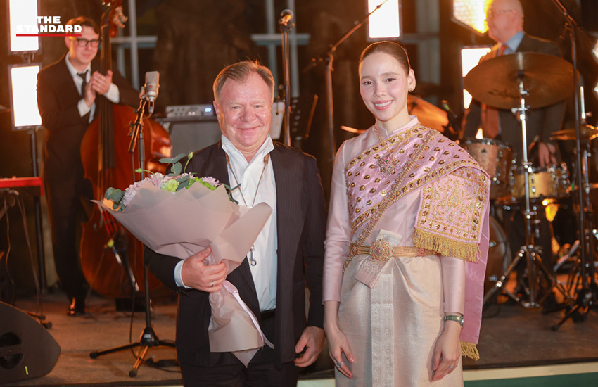 ซาบีดา ไทยเศรษฐ์ รัฐมนตรีว่าการกระทรวงวัฒนธรรม สวมชุดไทยศิวาลัยสีชมพูในงาน Thai Cultural Night in Moscow 2026 5
