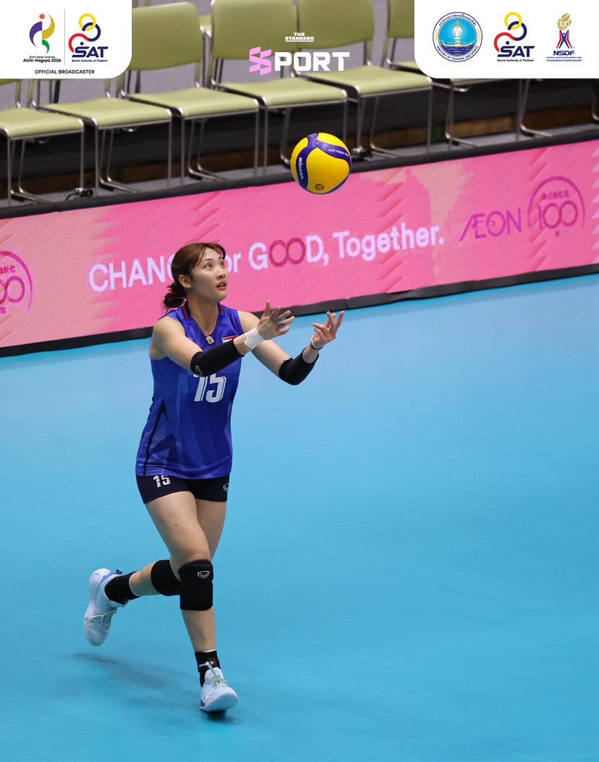 นักกีฬาวอลเลย์บอลหญิงทีมชาติไทยกำลังแข่งขันกับทีมคีร์กีซสถานในศึกเอเชียนเกมส์ 2026 6