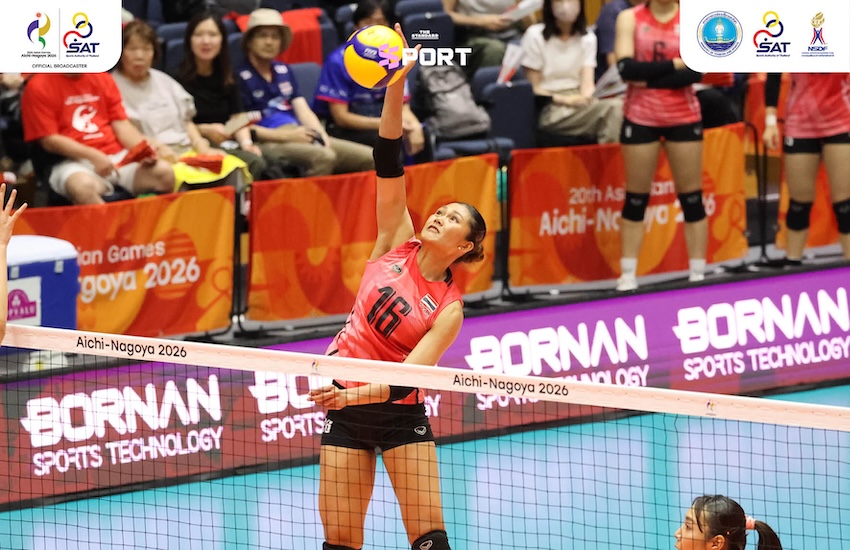 นักวอลเลย์บอลหญิงทีมชาติไทยกำลังแข่งขันกับทีมชาติจีนในศึกเอเชียนเกมส์ 5