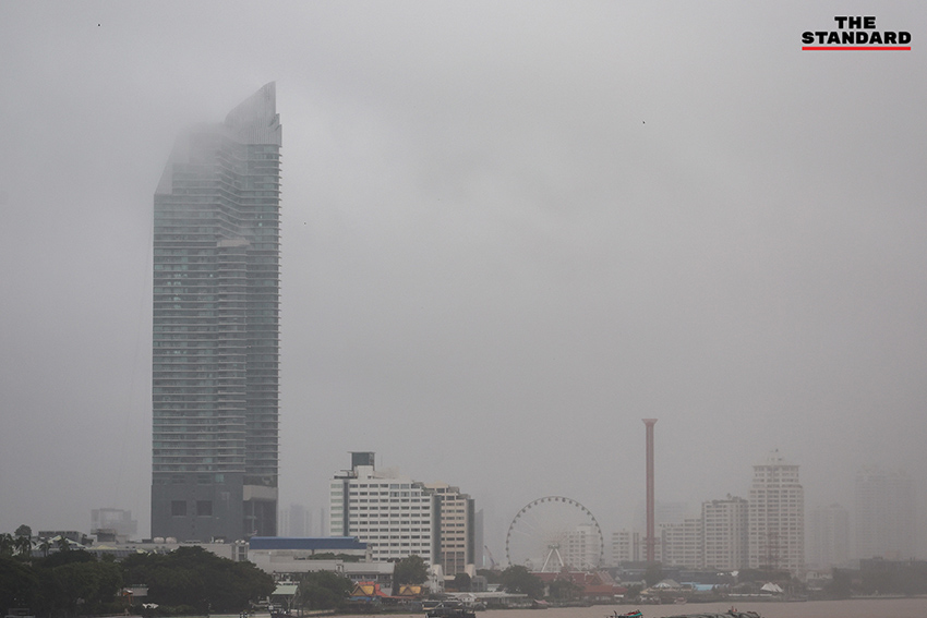 ภาพแผนที่แสดงพื้นที่เสี่ยงฝนตกหนักถึงหนักมากและน้ำท่วมฉับพลันตามประกาศกรมอุตุนิยมวิทยา 11