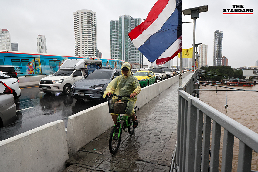 ภาพแผนที่แสดงพื้นที่เสี่ยงฝนตกหนักถึงหนักมากและน้ำท่วมฉับพลันตามประกาศกรมอุตุนิยมวิทยา 8