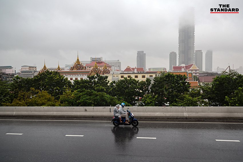 ภาพแผนที่แสดงพื้นที่เสี่ยงฝนตกหนักถึงหนักมากและน้ำท่วมฉับพลันตามประกาศกรมอุตุนิยมวิทยา 9