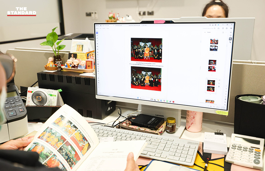 ภาพบรรณารักษ์กำลังทำงานในห้องสมุดมหาวิทยาลัยธรรมศาสตร์ 6