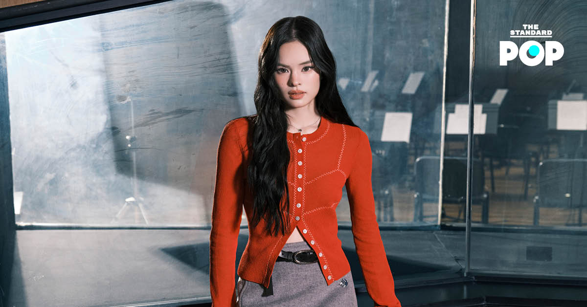 แอลลี่ อชิรญา ถือกระเป๋า Romy Bauletto ของ TORY BURCH