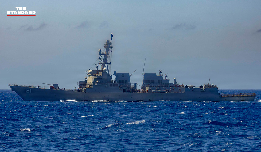 เรือบรรทุกเครื่องบิน USS Abraham Lincoln ของกองทัพเรือสหรัฐฯ กำลังแล่นอยู่ในทะเล 5