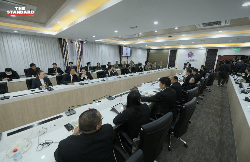 ศ.ดร.ยศชนัน วงศ์สวัสดิ์ และ พล.ต.ท. สยาม บุญสม แถลงข่าวมาตรการแก้ปัญหาพื้นที่พิพาทอุเทนถวาย-ปทุมวัน 4