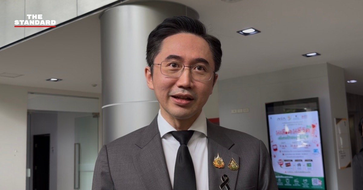 ศ.ดร.ยศชนัน วงศ์สวัสดิ์ รองนายกรัฐมนตรีและรัฐมนตรีว่าการกระทรวงการอุดมศึกษาฯ กำลังกล่าวในที่ประชุม