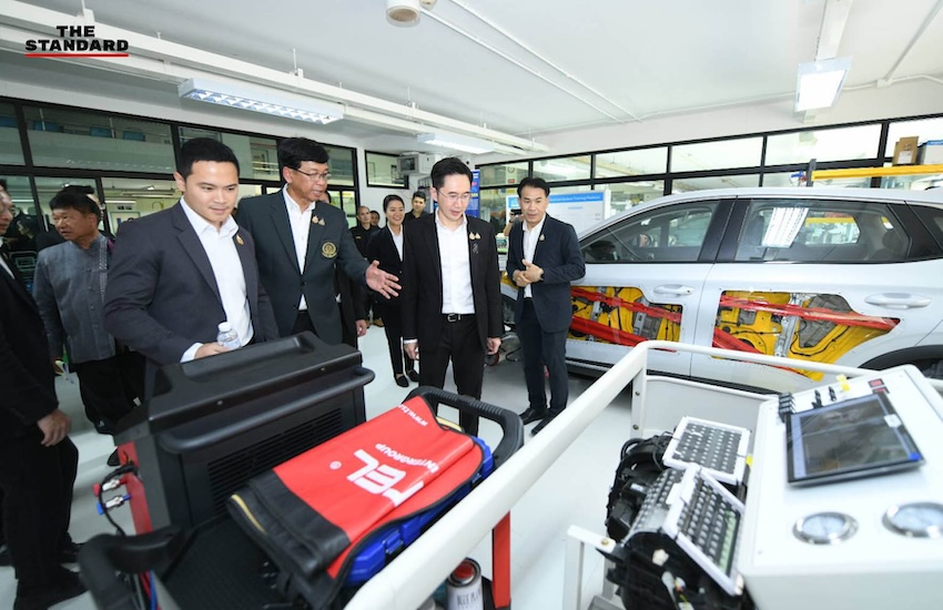 ศ.ดร.ยศชนัน วงศ์สวัสดิ์ รองนายกรัฐมนตรีและรัฐมนตรีว่าการกระทรวง อว. ตรวจเยี่ยมกรมสถาบันพัฒนาฝีมือแรงงาน 1 สมุทรปราการ 4