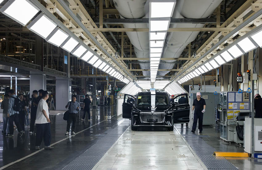 รถยนต์ VOYAH DREAM 9 MPV ไฟฟ้าพรีเมียม 3