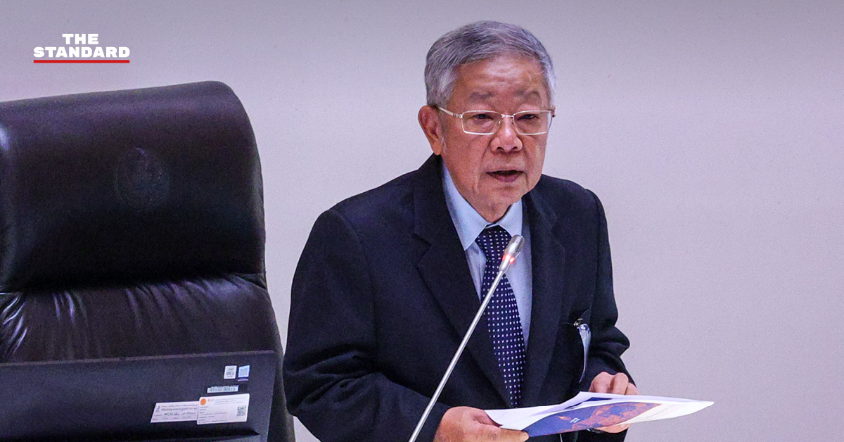 ภาพกราฟิกแสดงข้อเสนอของวีระ ธีระภัทรานนท์ เรื่องการทำงบประมาณแบบ Zero Growth และการดึงเงินนอกงบประมาณ 4 ล้านล้านบาท เพื่อกู้วิกฤตการคลัง