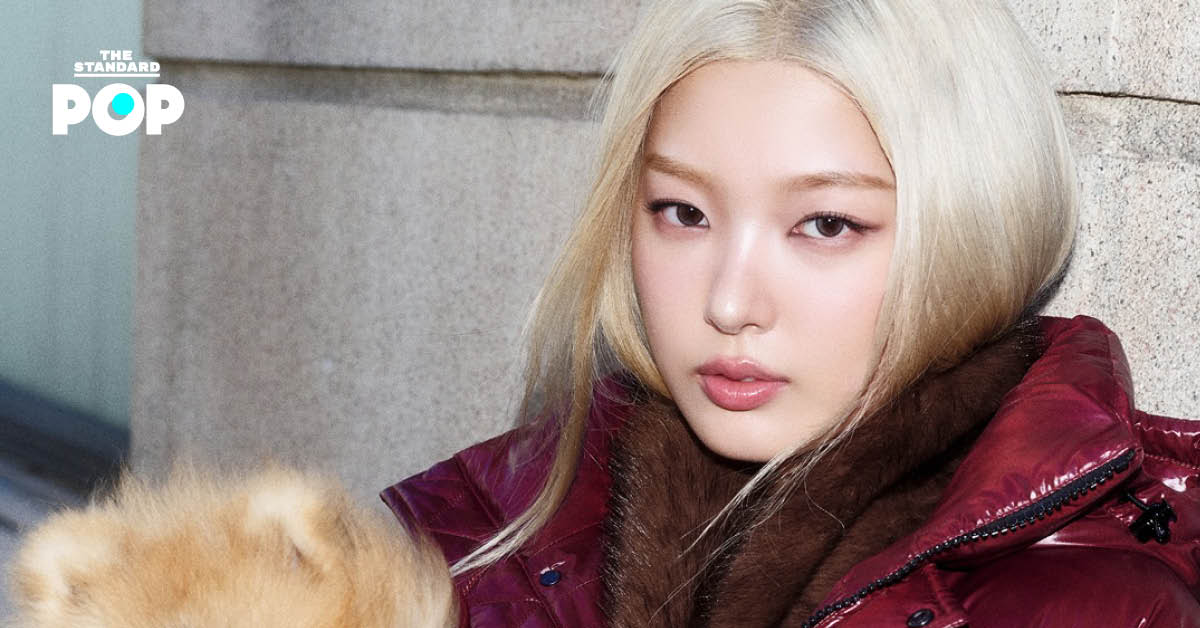 ยุนแช วง KATSEYE ในชุดแจ็กเกตบุนวม Super Puff ของ Aritzia