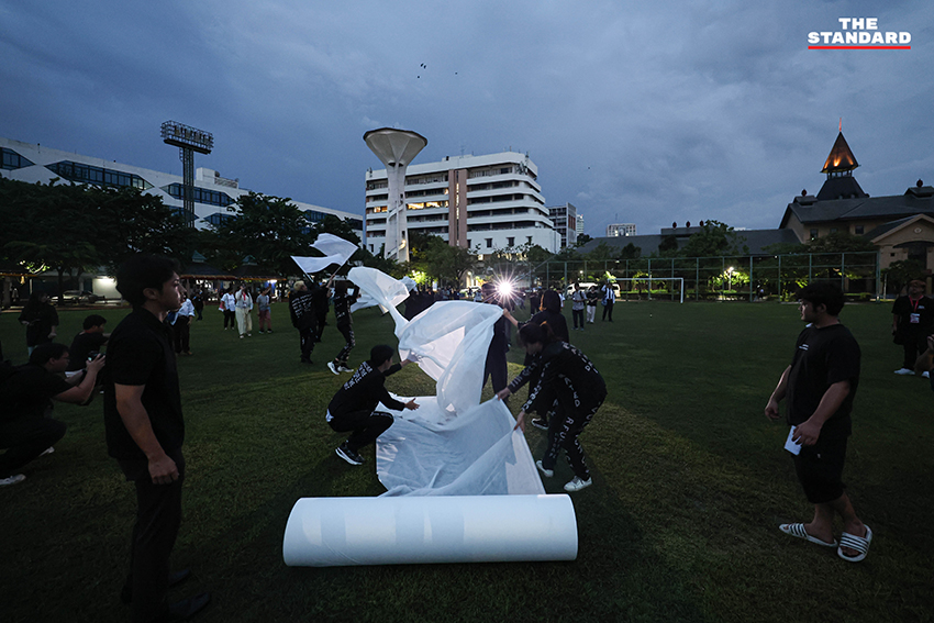 ภาพการแสดงสด ‘นาฏกรรมลำนำ’ รำลึก 50 ปี เหตุการณ์ 6 ตุลาคม 2519 ที่มหาวิทยาลัยธรรมศาสตร์ 11