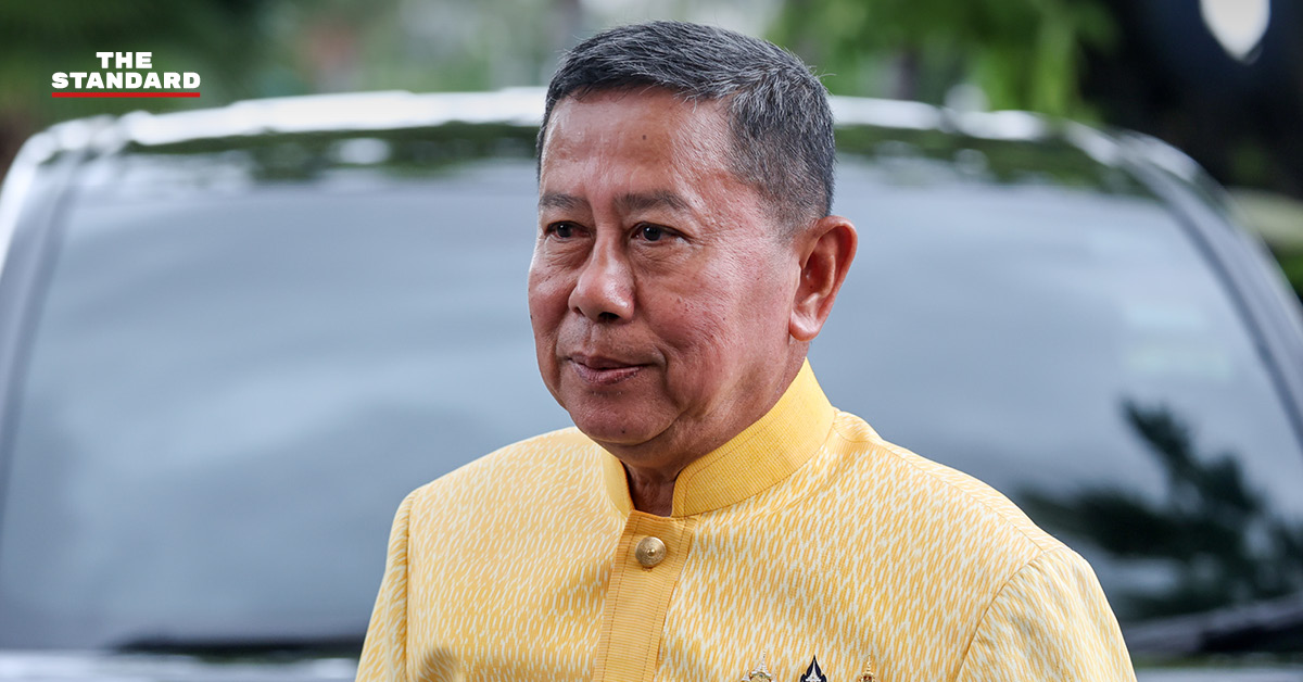 พล.ท. อดุลย์ บุญธรรมเจริญ รัฐมนตรีว่าการกระทรวงกลาโหม ให้สัมภาษณ์ที่ทำเนียบรัฐบาล