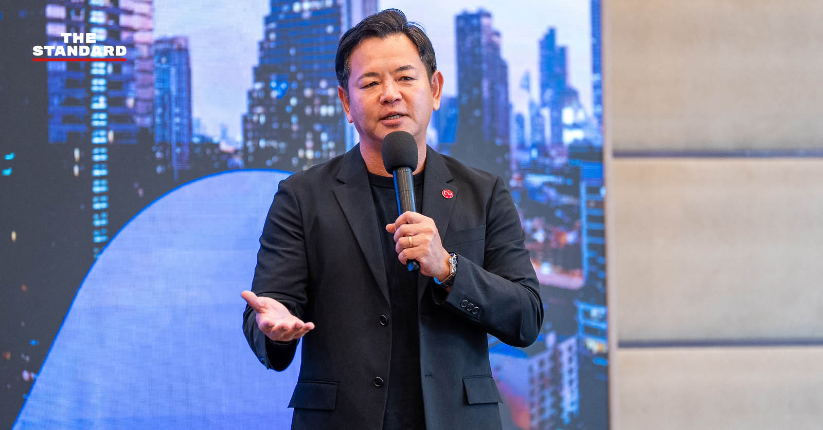 ภาพประกอบแสดงแนวคิดการลงทุน AI และผลตอบแทนทางธุรกิจจาก Fujitsu