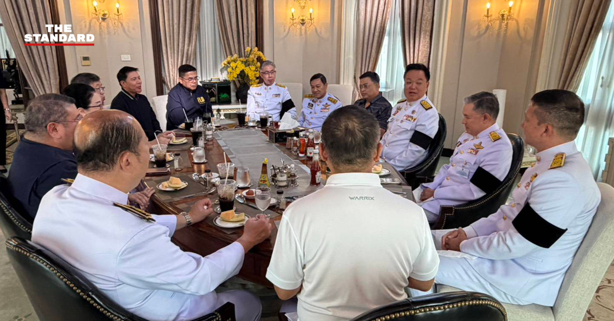 อนุทิน ชาญวีรกูล ร่วมโต๊ะอาหารเช้ากับผู้บริหารระดับสูงและหัวหน้าส่วนราชการ ณ ตึกไทยคู่ฟ้า