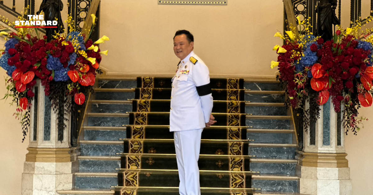 อนุทิน ชาญวีรกูล นายกรัฐมนตรีและรัฐมนตรีว่าการกระทรวงมหาดไทย ให้สัมภาษณ์สื่อมวลชนที่ทำเนียบรัฐบาล