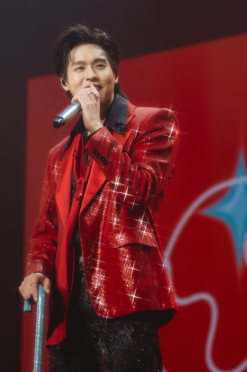 ภาพ ป๊อบ ปองกูล และ โอ๊ต ปราโมทย์ บนเวทีคอนเสิร์ต เบิ้ม เบิ้ม concert 4