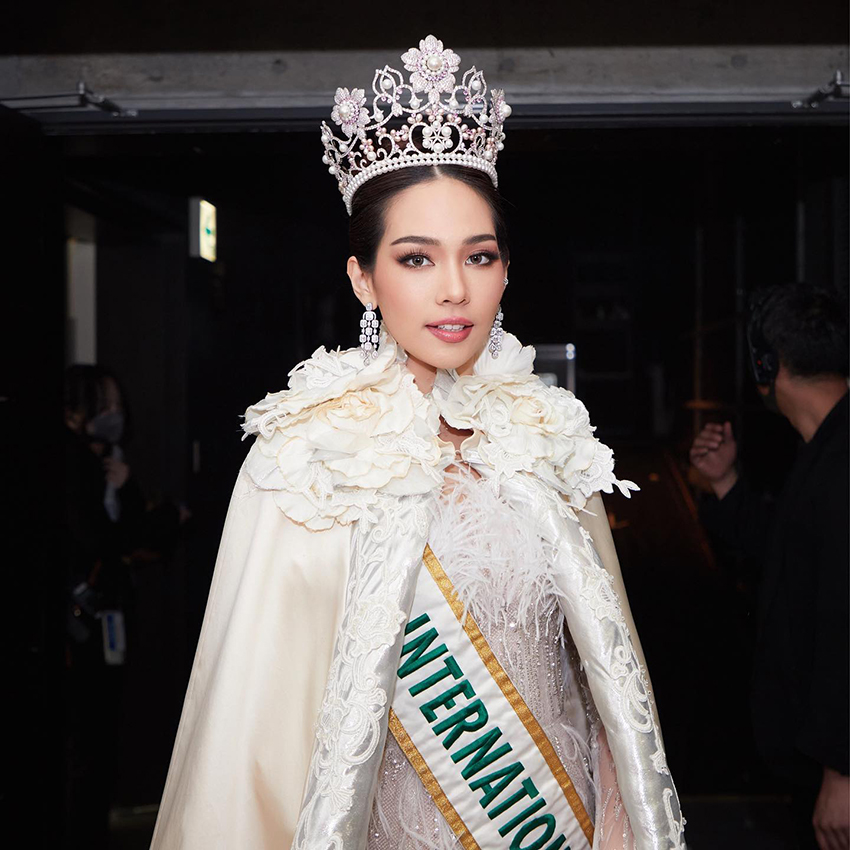ภาพบุคคลของ บิ๊นท์ สิรีธร นักแสดงและนางงาม 3