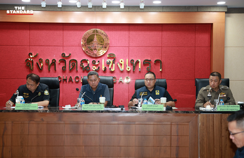 รัฐมนตรีว่าการกระทรวงกลาโหม รัฐมนตรีว่าการกระทรวงทรัพยากรธรรมชาติและสิ่งแวดล้อม และรัฐมนตรีช่วยว่าการกระทรวงมหาดไทย ลงพื้นที่ติดตามสถานการณ์น้ำท่วมที่ฉะเชิงเทรา 4