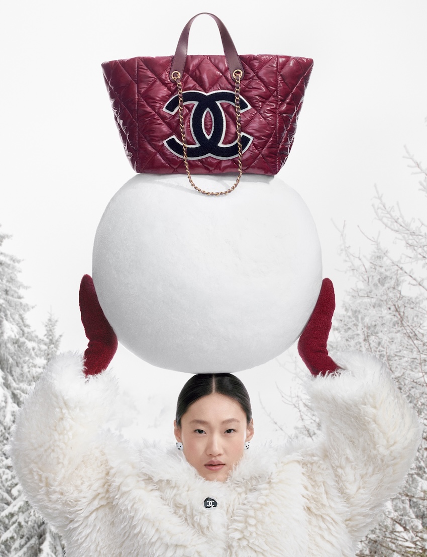 นางแบบในชุดจากคอลเล็กชัน CHANEL Coco Neige 2026 สำหรับฤดูหนาว 4