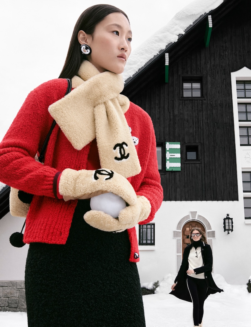นางแบบในชุดจากคอลเล็กชัน CHANEL Coco Neige 2026 สำหรับฤดูหนาว 7