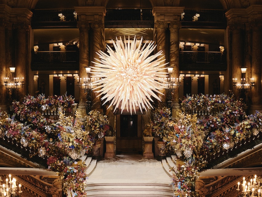 ภาพนักบัลเลต์สวมชุดที่ออกแบบโดย CHANEL สำหรับงาน Paris Opera 9