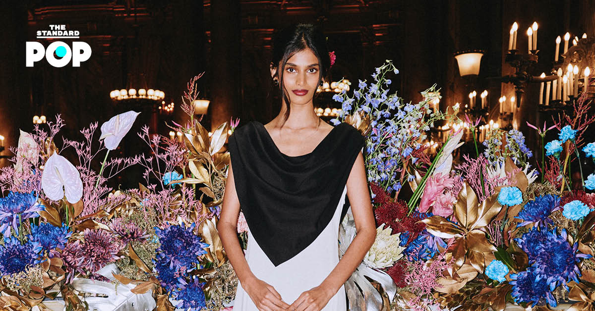 ภาพนักบัลเลต์สวมชุดที่ออกแบบโดย CHANEL สำหรับงาน Paris Opera