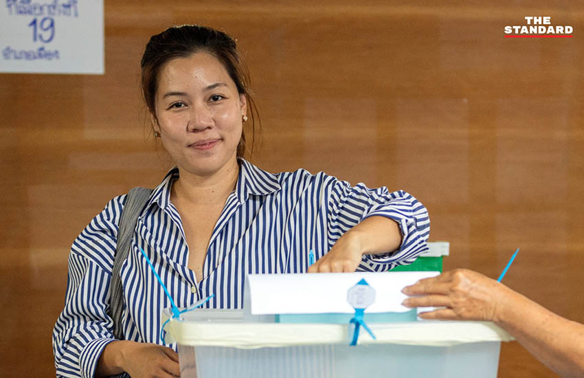 ผู้ประกันตนต่อแถวรอใช้สิทธิเลือกตั้งบอร์ดประกันสังคมที่ศูนย์ประชุมและแสดงสินค้านานาชาติเฉลิมพระเกียรติ 7 รอบ พระชนมพรรษา จังหวัดเชียงใหม่ 2