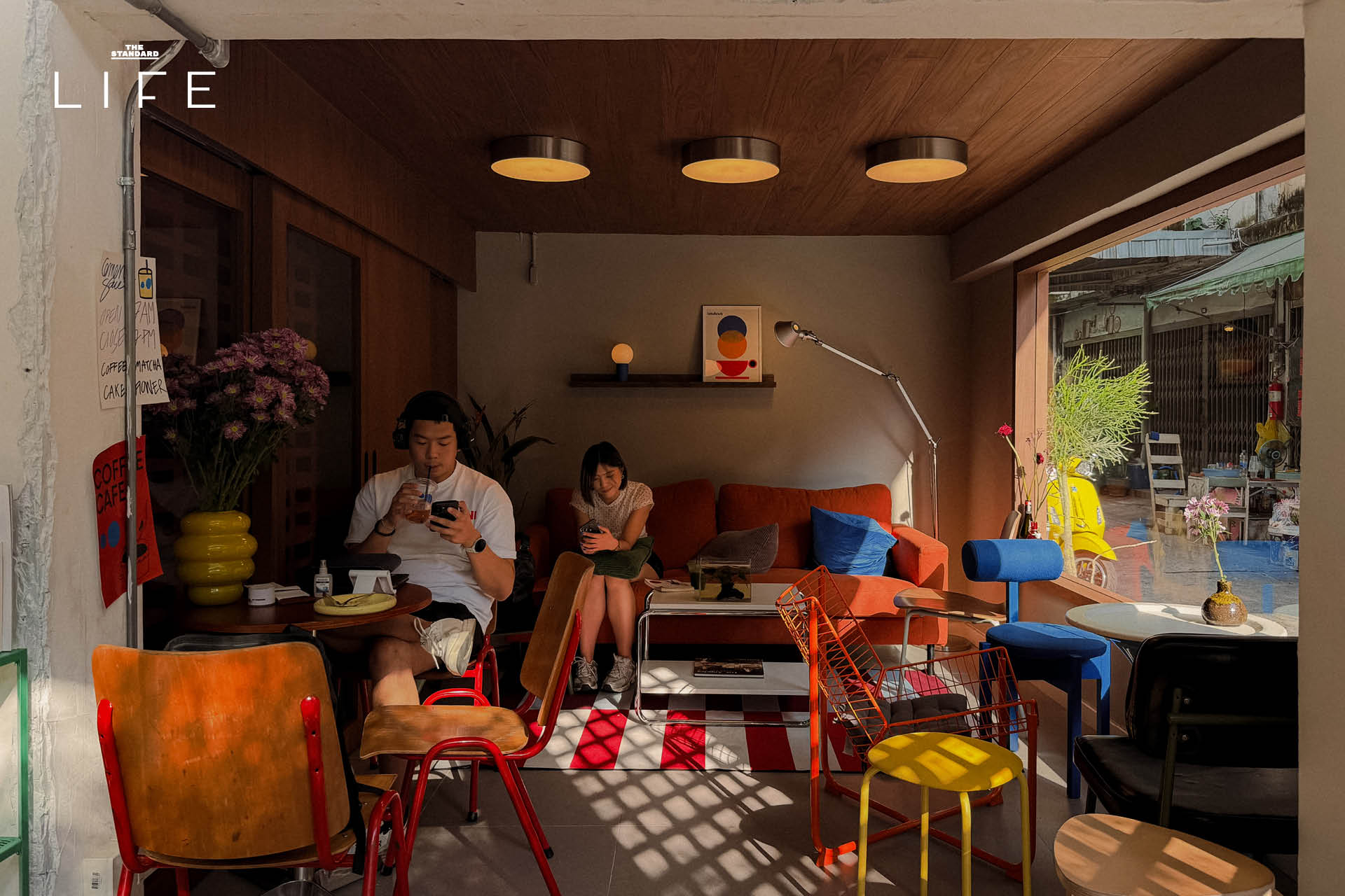 บรรยากาศภายในร้าน Common Space Cafe คาเฟ่ซอยเจริญกรุง 1 ตกแต่งสไตล์ Mid-Century Modern 4
